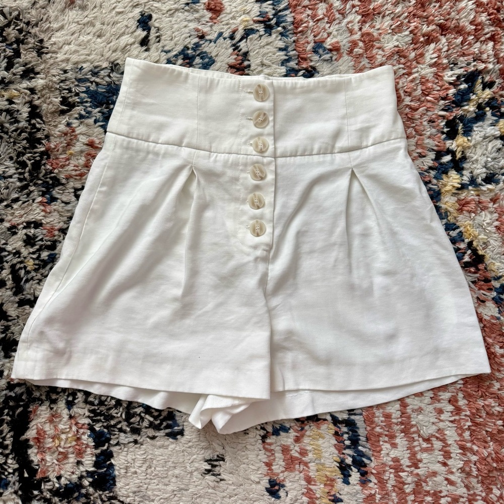 Gianni Bini High-Waisted White Button Front Shorts